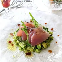 キハダマグロとワカモレの冷製|あきこさん