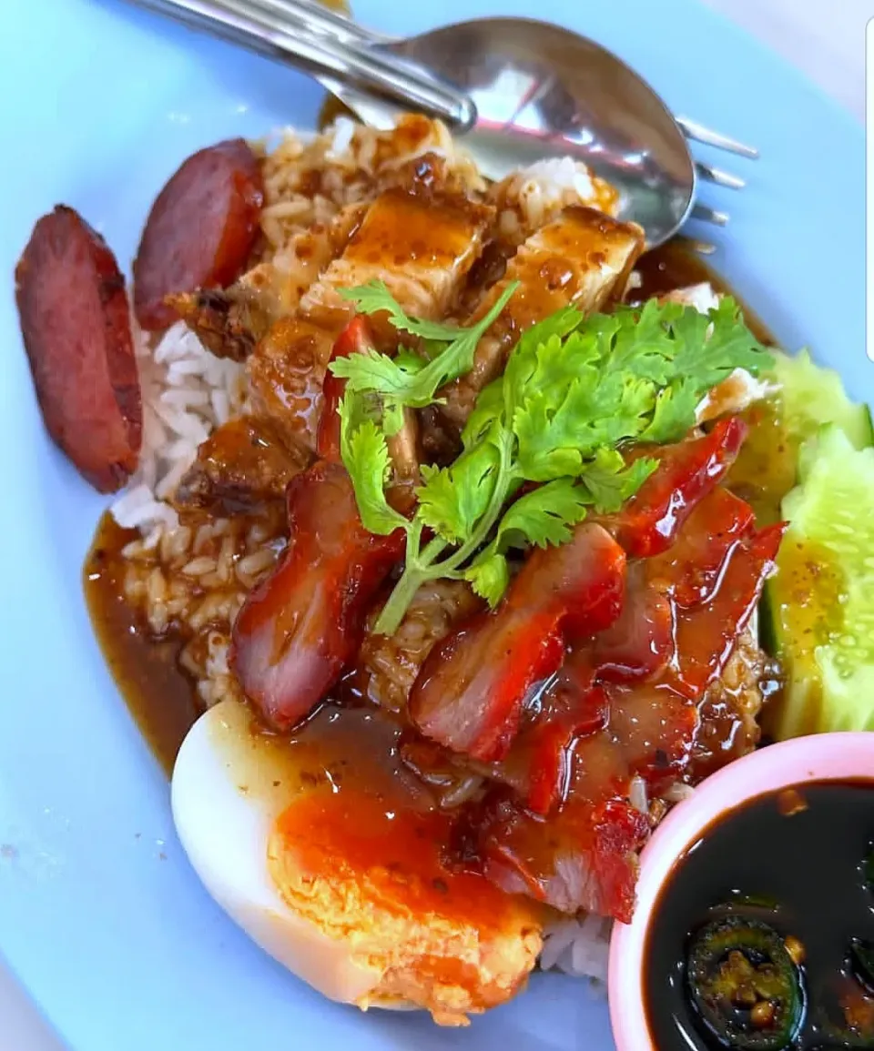Tasty Lunchtime w/ Red BBQ Pork Rice aka Khao Moo Daeng (ข้าวหมูแดง) 🐷🍚🤤|An'leeさん