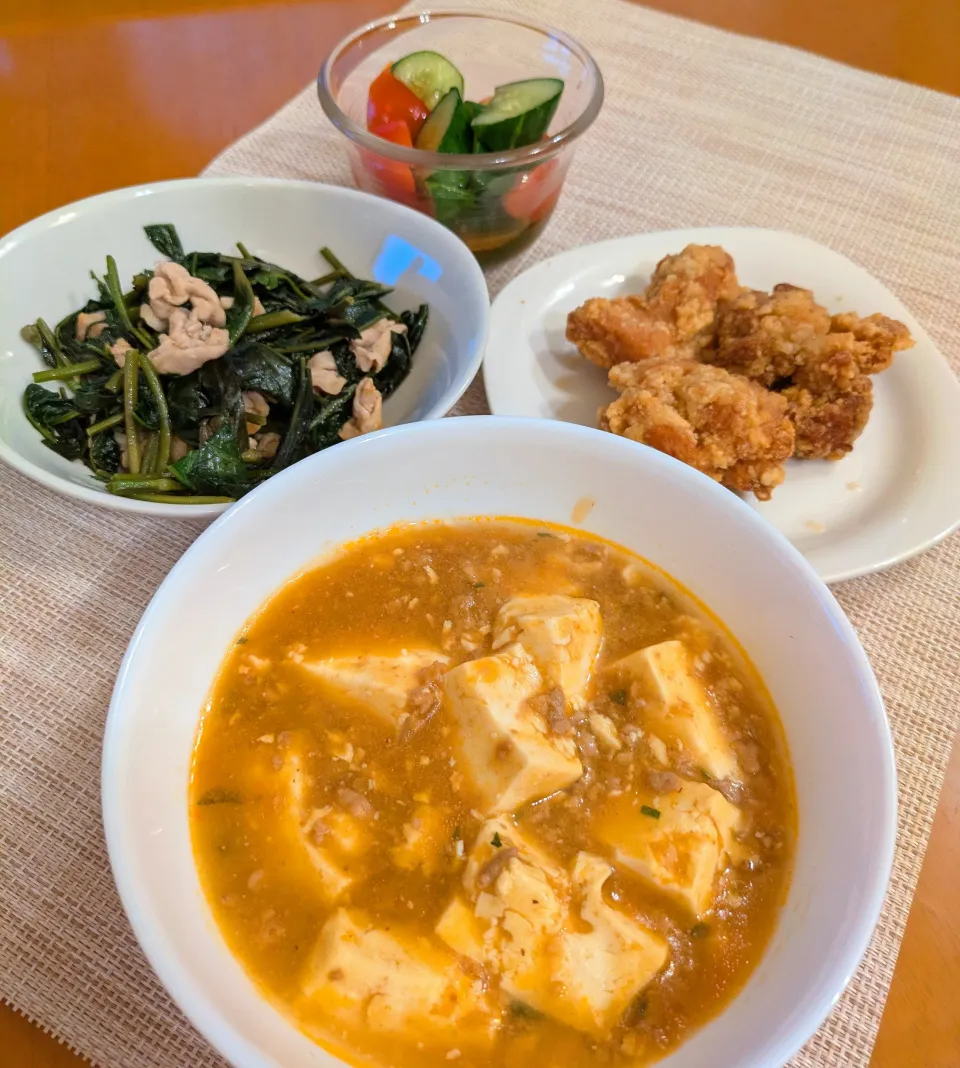 ☆麻婆豆腐　☆豚肉と空芯菜の中華炒め　☆鶏唐揚げ　☆キュウリとトマトの中華あえ|chikakoさん