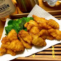 釣ってきたフグを捌いてたまには【フグの唐揚げ】こちらでは各家庭でフグを捌いて食べる風習が昔からありますが、他県の方や捌いた事のない人は絶対真似しないでください|🐈⸒⸒⸒⸒つるのダンス🐈🐾さん