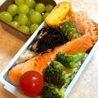 娘お弁当（焼き鮭）|takezooさん