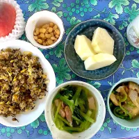 実家でクッキング👩‍🍳今朝のもりもり朝食|さくたえさん