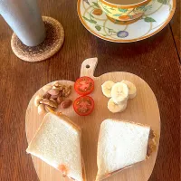 朝ごはん♯オムレツサンド|小松菜さん