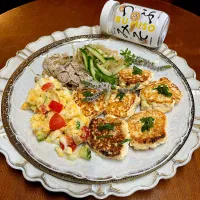 チキン豆腐バーグ＊つぶみそ＊豚しゃぶもやし和え＊ポテサラ添え🥗|henryさん