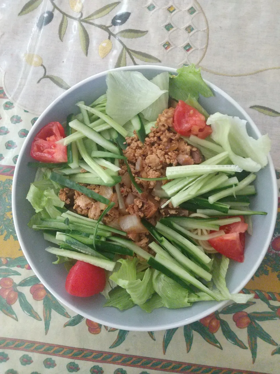 サラダ ジャージャー麺|はやとさん