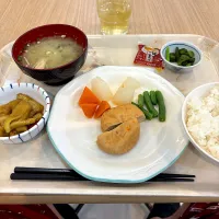 寮の朝ごはん😋|すかラインさん