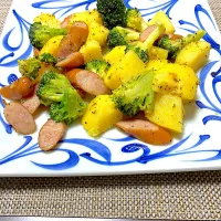 新ジャガイモ🥔でジャーマンポテト|ヒロミ🏝🏝🏝🌺🏄🌊🐬🏄‍♀️🏄‍♂️🍹🐠👙🌺さん