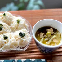 カノムチーン ゲーンキョワーン🇹🇭 グリーンカレー素麺|アッコちゃん✨さん