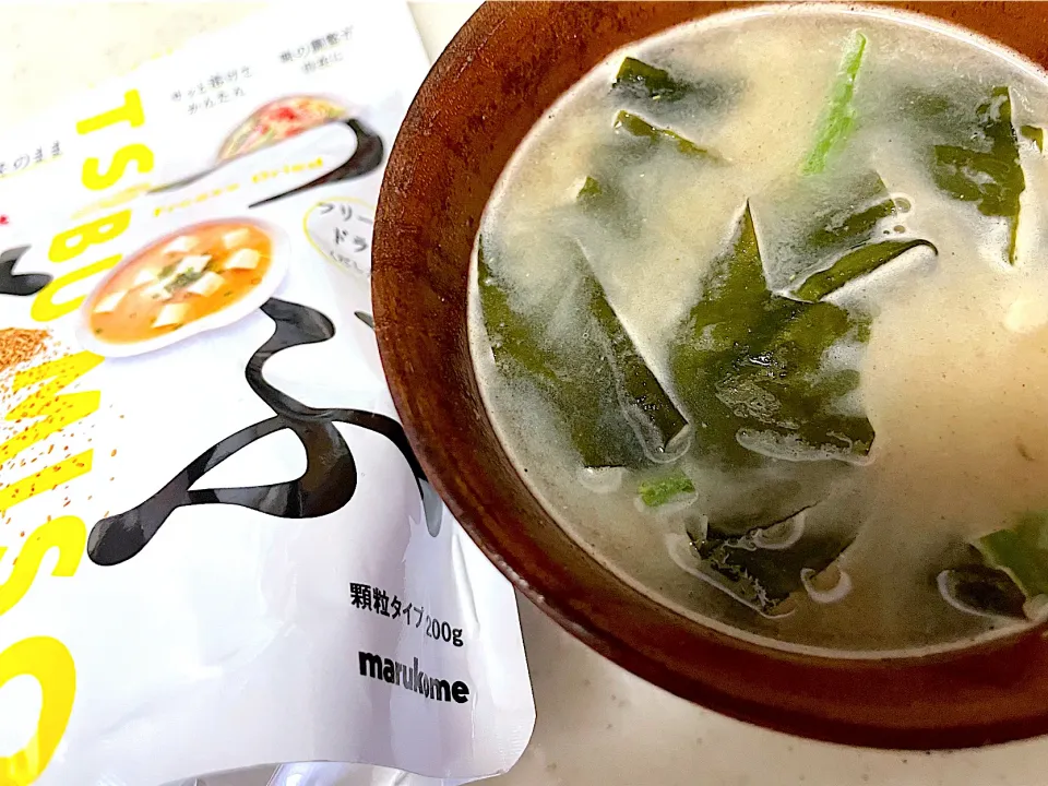 マルコメさんのつぶみそで、お湯注いで簡単味噌汁|ころりんさん