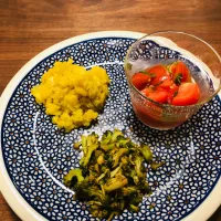 ジャガイモのスパイシー煮、トマトのマリネ、ブロッコリーのマリネ|タロッカ主夫見習いさん