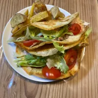 トルティーヤと皮付きポテトフライ