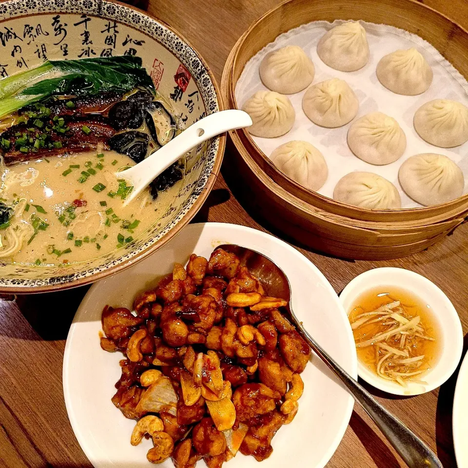 |The Kitchen Kittiesさん