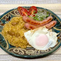 ビリヤニ風まぜごはん＆ソーセージ＆目玉焼き|yaekoさん