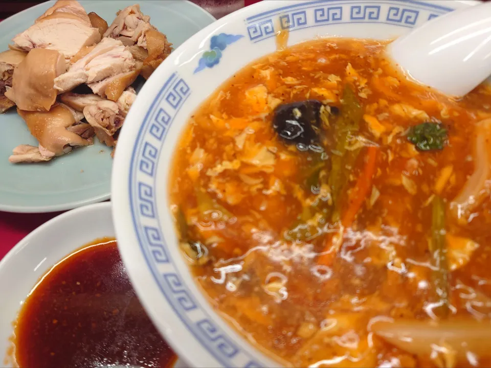 【1952年創業1954年移転】 
新珍味 
半北京大滷麺 （半ターロー麺、850円） 
＋清蒸鶏（むしどり、580円） 
＠池袋2分
25190
〈醤98塩27噌󠄀15タ7昆9出9F11
冷13混1〉|大脇さん