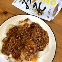 白身魚とえのき粒みそ餡掛け