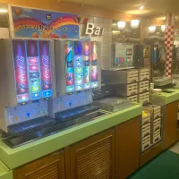 ドリンクバーは料理とセットだと200円とお得。（実況中継中）|なびさん
