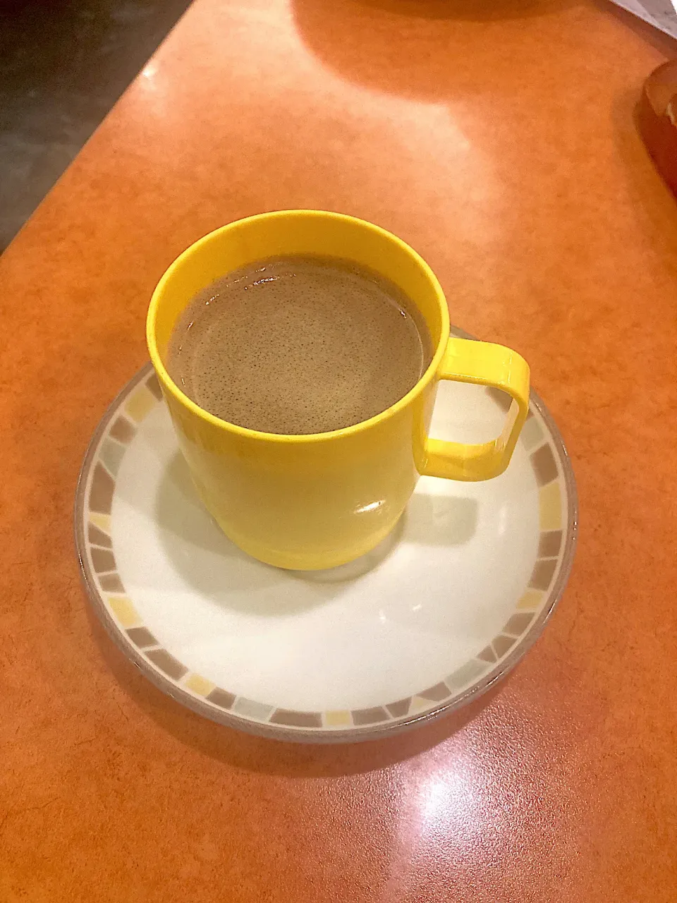 ドリンクバー三杯目のトリプルエスプレッソ　セミナーまでまだ1時間もあるから、これでねばらないと。（実況中継終了）|なびさん