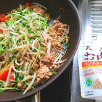 大豆ミートでもやし豆苗炒め| maimaipapaさん