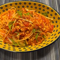 ワンパンで大豆のお肉のトマトパスタ|こぐまさん