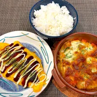 高校生息子のお昼ご飯🍚チーズダッカルビ風とオムそばご飯|Snow10さん