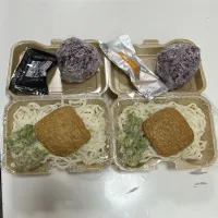 中学生弁当☆冷やしうどん☆ちくわの磯辺揚げ☆うどん揚げ☆梅入りゆかりのおにぎり|Saharaさん
