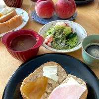 朔ちゃんが帰省してた土曜日の朝ごはん🍑|さくたえさん
