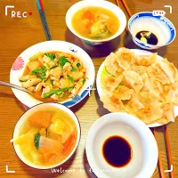 family dinner-煎饺&Vegie soup、fried chicken|michelleさん