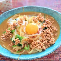 レンジで簡単肉みそそぼろカレーうどん|そらねこさん