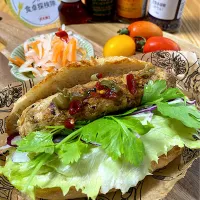 サイウア（ラオス風ソーセージ）でカオチー