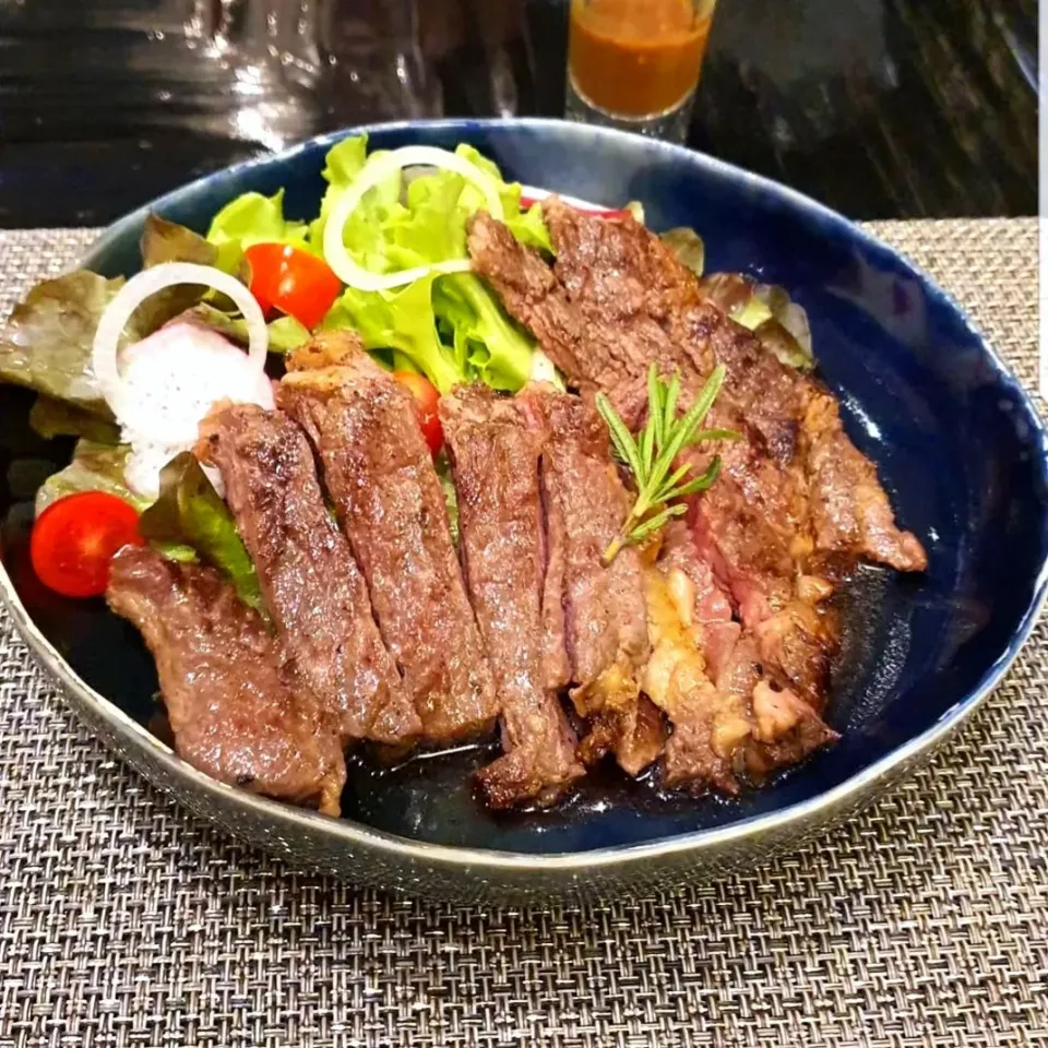 Beef Salad for Lunch 🥩🥗🤤|An'leeさん