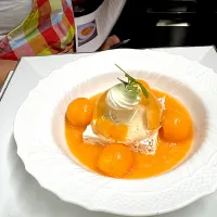 アーモンドのセミフレッド、メロンのジュレとスープ仕立て|りっぷさんさん