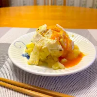 明太子卵黄ソースがけポテサラ|とっぴぃさん