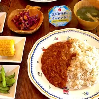 晩ごはん♯ゴールデンカレー🍛♯カレー♯日の出みりん♯枝豆🫛♯紫キャベツマリネ🟣|小松菜さん