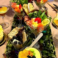 女子会　ラムチョップグリルの枝豆ソース　サラダパフェ　オードブルカクテル　枝豆とトマトの2層ムース　サーモンスープのパイ　シャンパン|izunさん