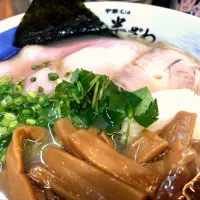 【食べログ TOP 5000】 
中華そば 半ざわ 
あさり出汁ラーメン塩 (1,300円) 
＋メンマ (がんこ/覆麺智/花木共通のメンバーカード提示で無料) 
＠西巣鴨2分
(JR板橋駅から徒歩14分) 
25192
〈醤98塩29噌󠄀15タ7昆9出9F11
冷13混1〉