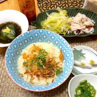 疲れた胃に中華粥　シラチャーソースで味変|ochihekoさん