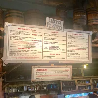 2人ともユカタン・ハッシュドビーフボウルをチョイス。デザートにリトルグリーンまん、ドリンクにコーラ（ぼく）とアップルティーソーダ（あーちゃん）をオーダー|なびさん