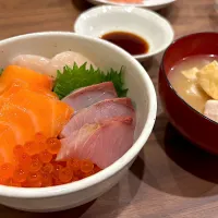 海鮮丼|りさこさん