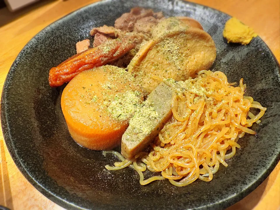 しずおかおでん おまかせ7種盛り合わせ ¥2,068|Blue Moon Caféさん