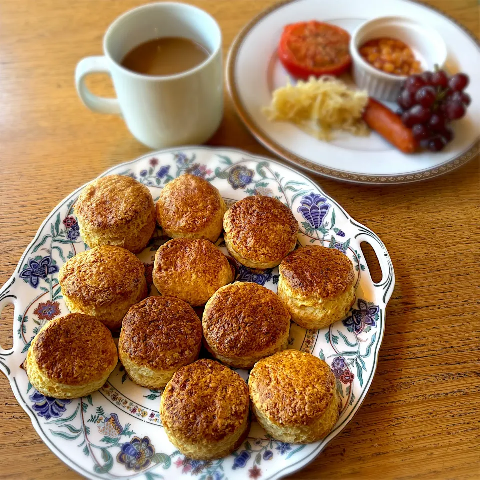 焼きたてスコーンと朝食プレート|ぶりぞうさん