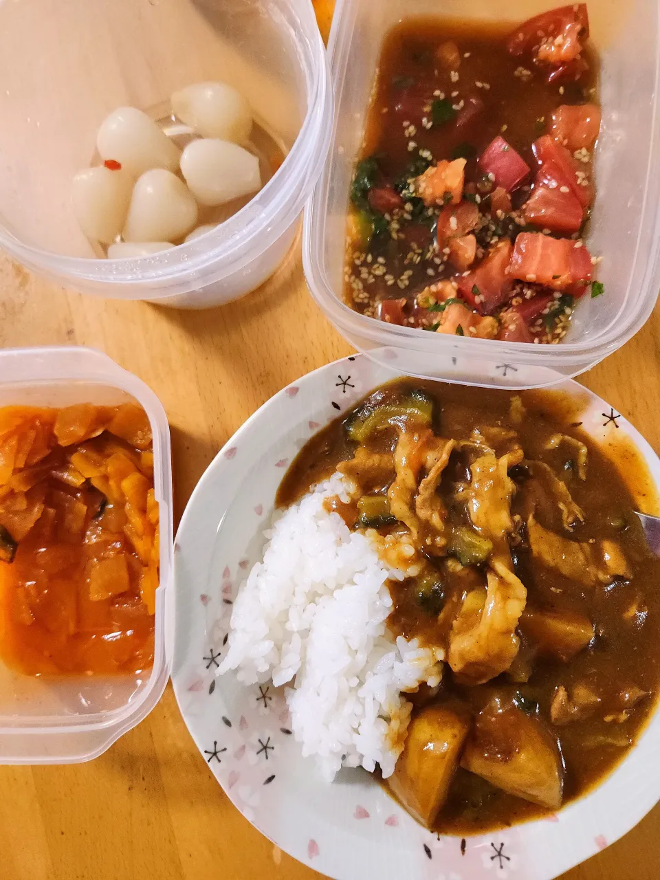 カレーライス,トマトと大葉の胡麻和え|さきさん