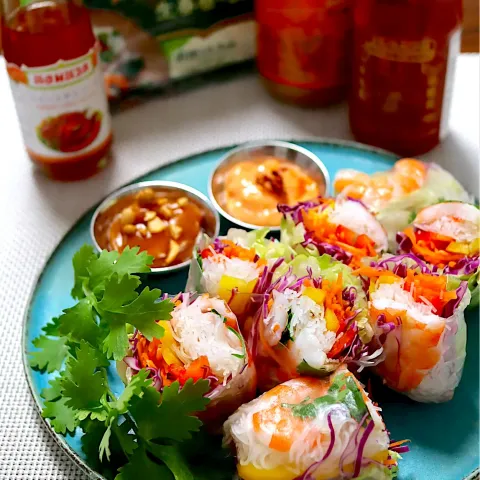 「シラチャー（レッド）」を使ってみたSnapdishの料理・レシピ写真:レインボーサマーロール　ふたたび