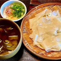 山梨郷土料理 ほうとう冷ﾊﾞｰｼﾞｮﾝの                     「おざら」   で麺好きランチ
