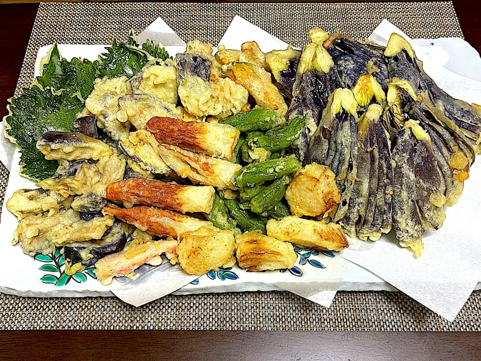 天麩羅　盛り合わせ|ヒロミ🏝🏝🏝🌺🏄🌊🐬🏄‍♀️🏄‍♂️🍹🐠👙🌺さん