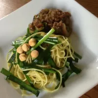 「 肉味噌ニラ焼そば 」
ニンニク豚肉味噌の混ぜソバ
小アジの南蛮漬け
ポテトサラダを添えて 晩ごはん|ばくあんしゃさん