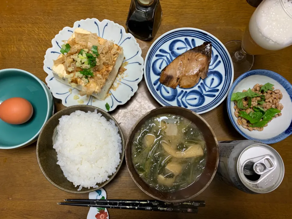 夕食　ブリの照り焼き　冷奴　ビール🍺|ATさん