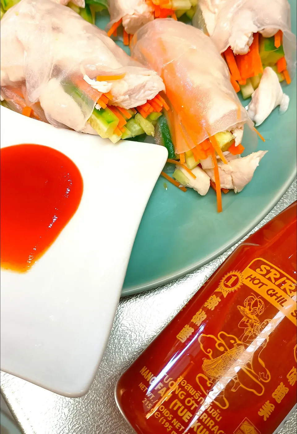 冷蔵庫のあるものなんでも、巻いたよ ライスペーパー|しのてらさん