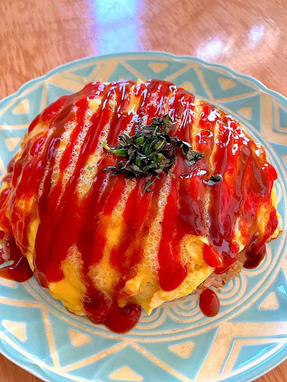 オムライス　バジルのっけ🌿|ふみぃさん