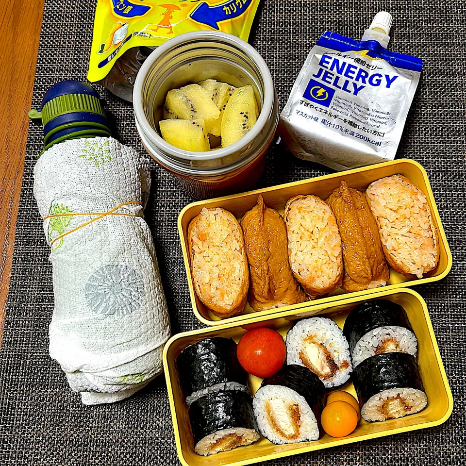 ⚾️部活弁当　鮭フレークいなり、チキンカツ海苔巻き＆捕食|柚子きりかさん