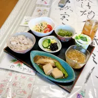 grandmaの晩ごはん☆ 今夜は冷蔵庫の片付け…メーンは三女からの茄子🍆のゼリー…不思議なことに桃🍑みたいな味わいで…デザートに頂きます| kaoriさん